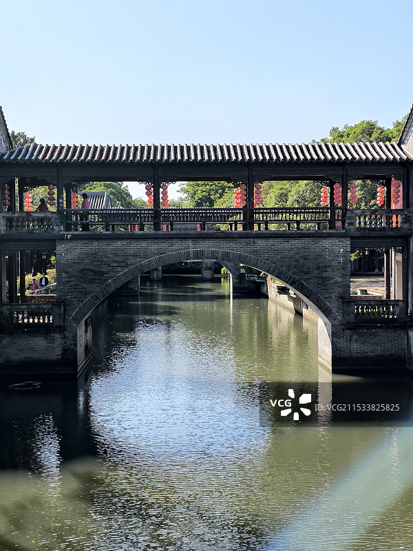 广东东莞粤晖园眠风桥图片素材