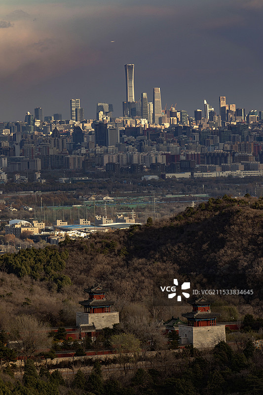 中信大厦与清凉寺古今同框图片素材