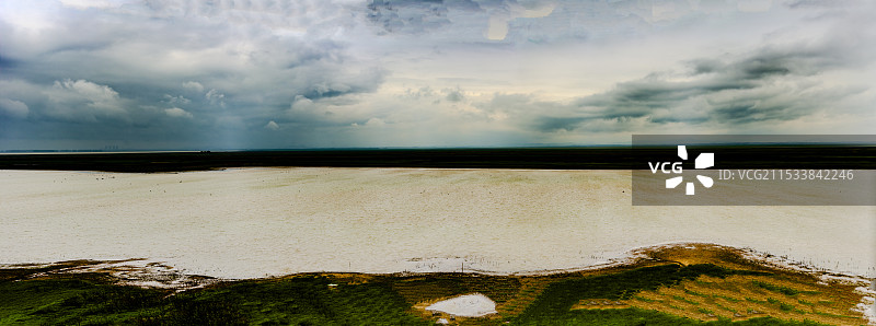 江西九江市永修县吴城镇朱市湖观鸟点图片素材