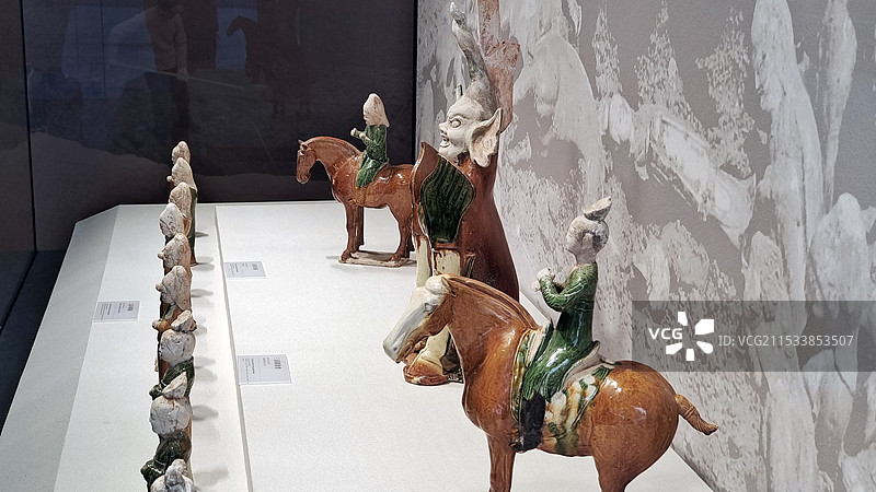 洛阳隋唐大运河博物馆 唐三彩展览品图片素材