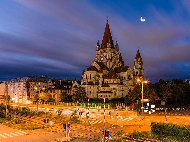 清晨的阿西西圣弗朗西斯教堂图片素材