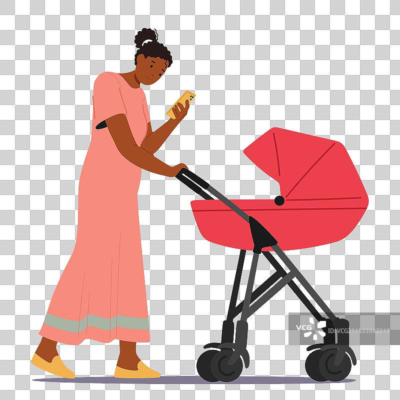 穿着粉色连衣裙的年轻女性推着婴儿车走路图片素材