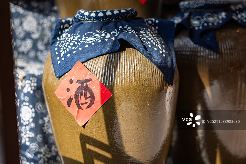 老坛陈酿黄酒女儿红酒坛图片素材