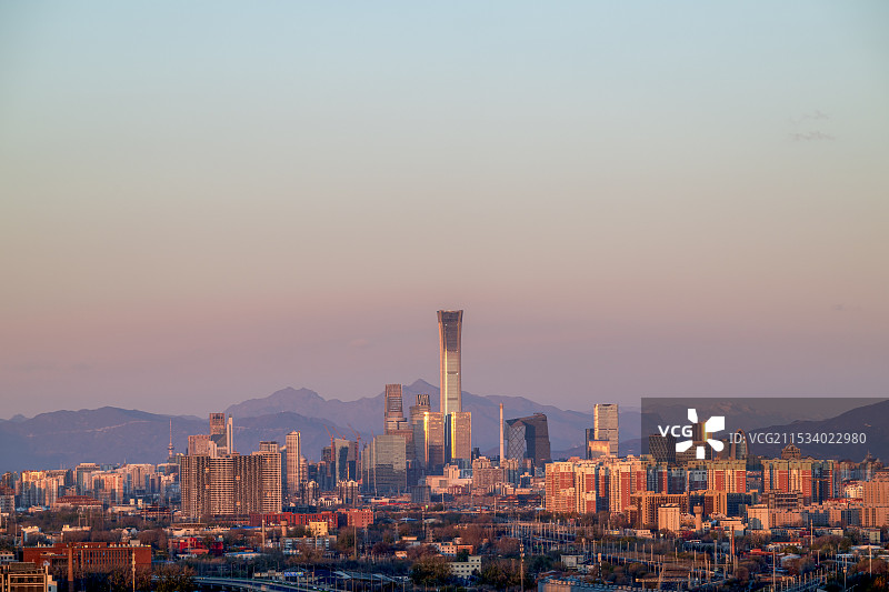 秋末冬初日出前后远眺北京商务中心区图片素材