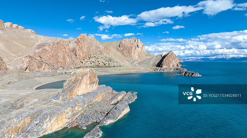 西藏那曲纳木错湖边圣象天门晴天风景图片素材