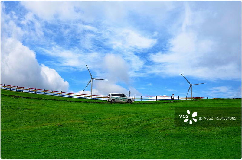 郴州仰天湖山上的风车图片素材