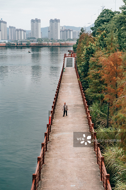 河畔公园图片素材