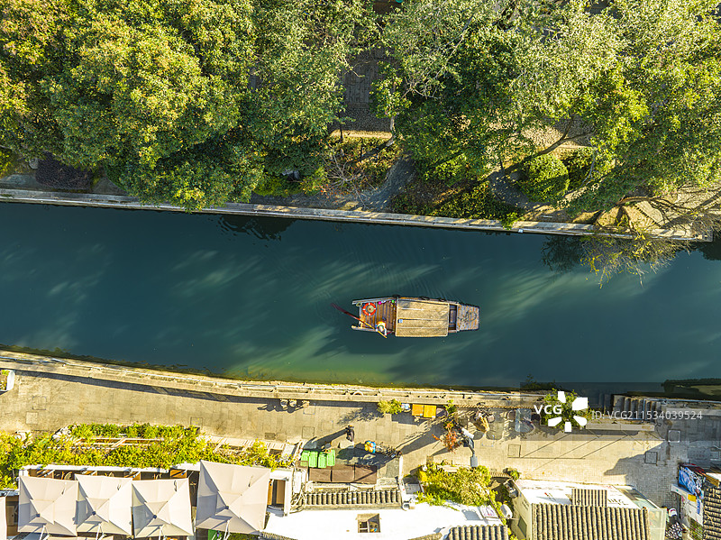 航拍晴天的苏州平江路果冻河图片素材