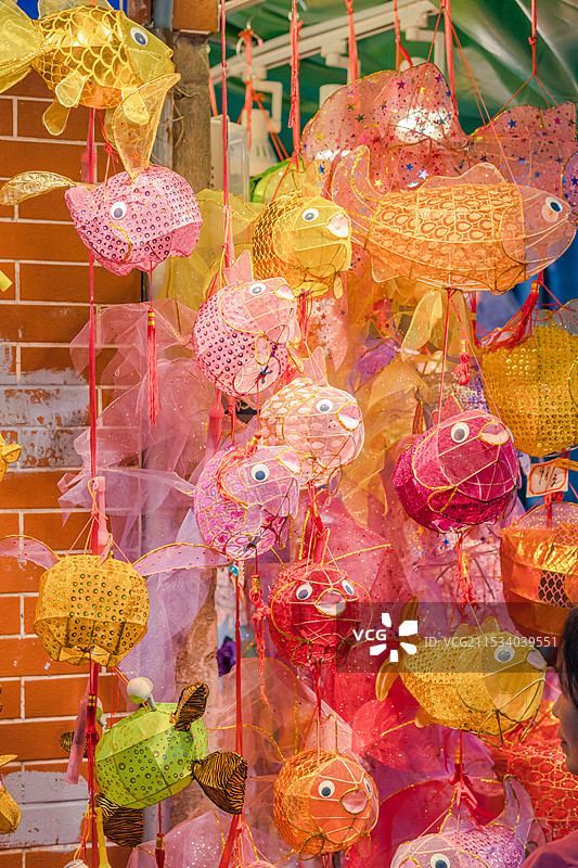 传统节日非遗手工折纸鱼灯灯笼图片素材
