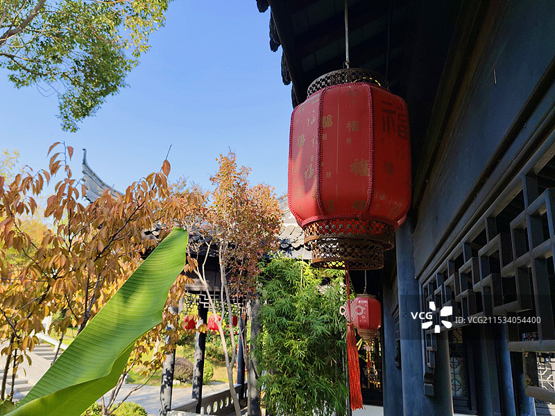 中式 亭廊 悬挂的 红灯笼 福图片素材