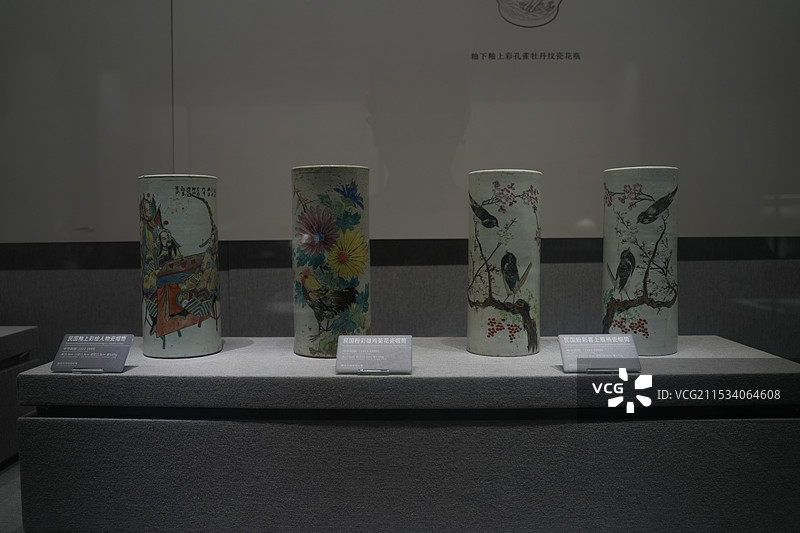 醴陵博物馆里丰富多彩的陶瓷器物图片素材