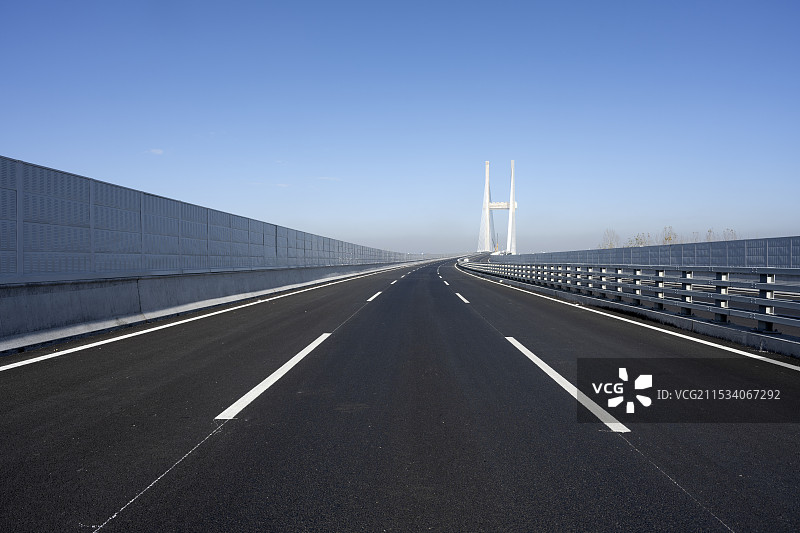 沥青公路道路交通桥梁车道汽车广告背景图图片素材