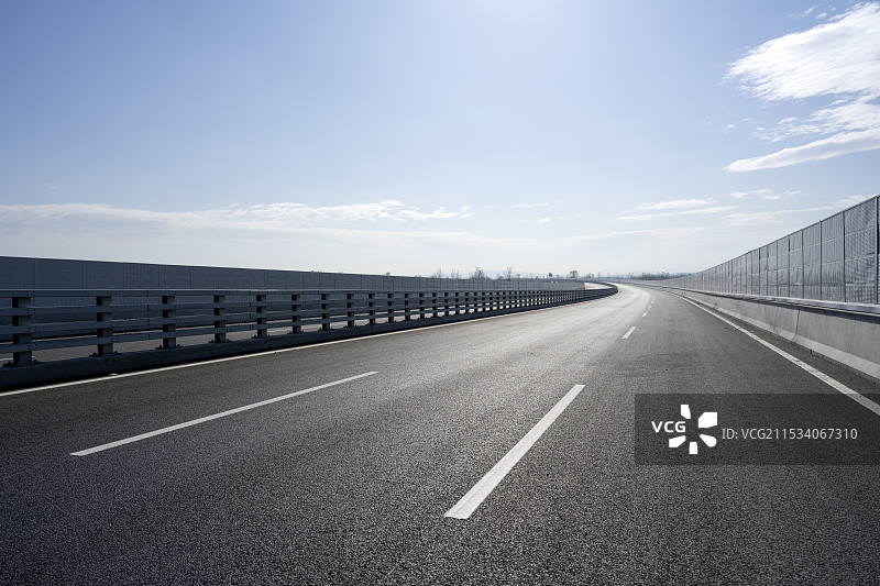 沥青公路道路交通桥梁车道汽车广告背景图图片素材