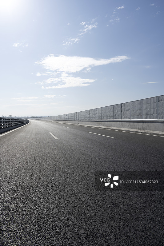 沥青公路道路交通桥梁车道汽车广告背景图图片素材