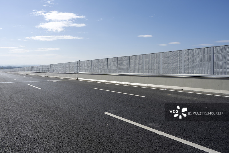 沥青公路道路交通桥梁车道汽车广告背景图图片素材