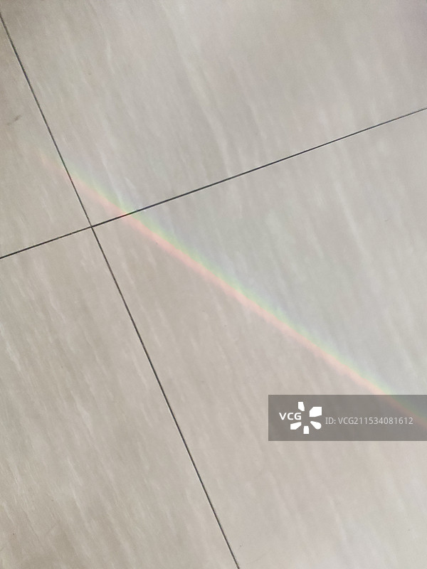 地板上的彩虹图片素材