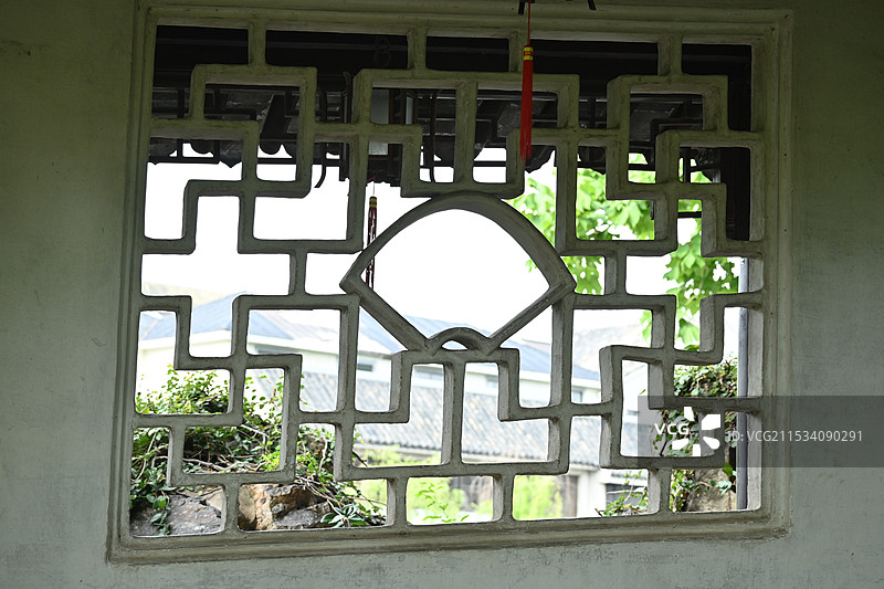 苏州沧浪亭的花窗图片素材