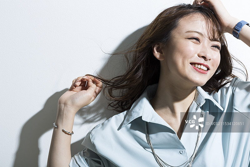 年轻女性的美丽形象图片素材