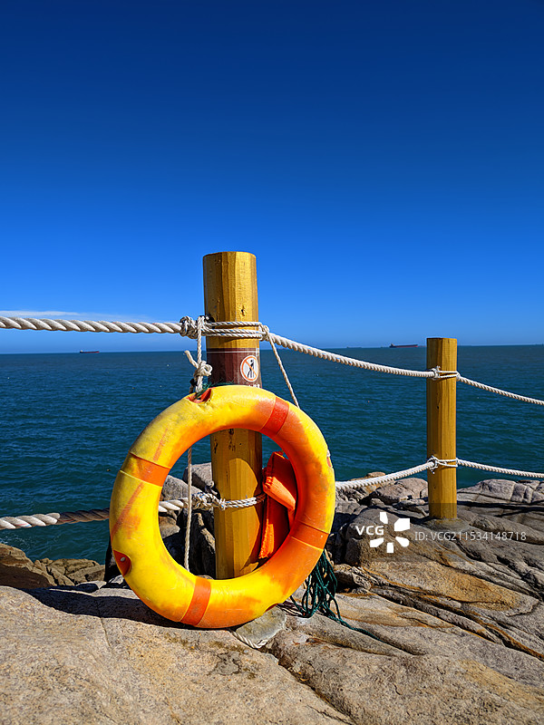 海边救生圈图片素材