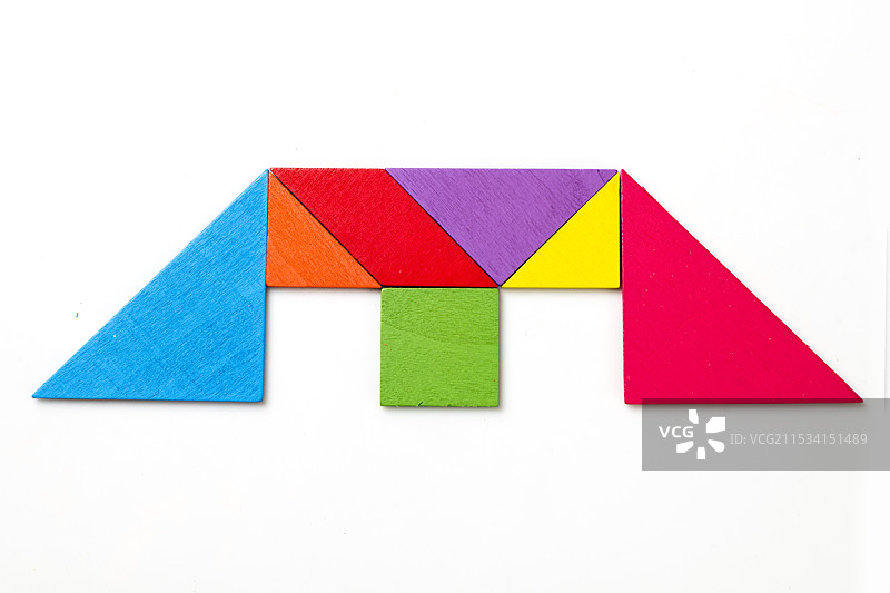 七巧板桥形拼图图片素材