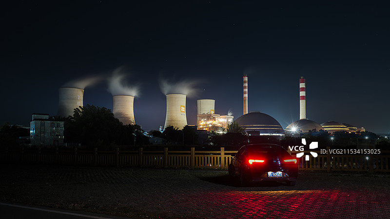 火电厂下的君威图片素材