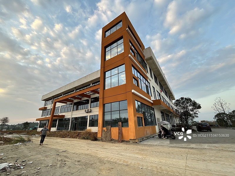 蓝天下的建筑图片素材