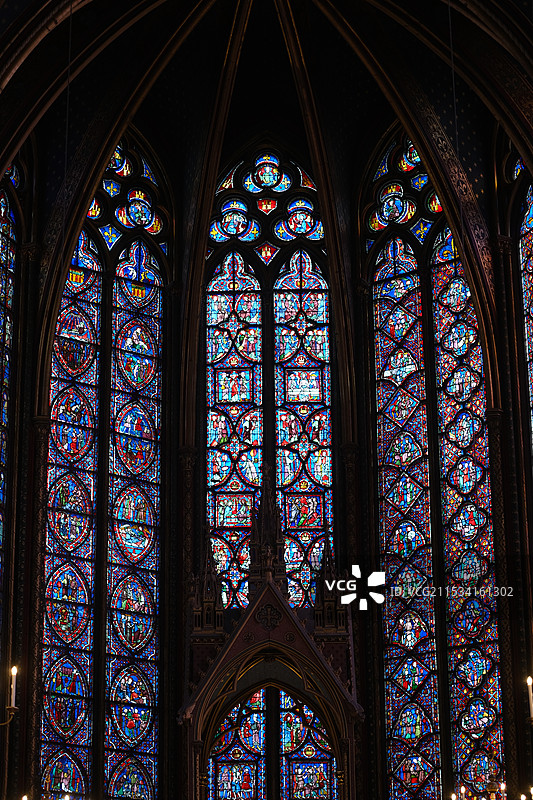 巴黎圣礼拜堂教堂彩色玻璃窗图片素材