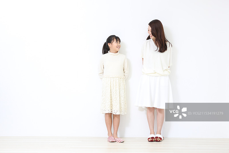 家庭团结在一起图片素材