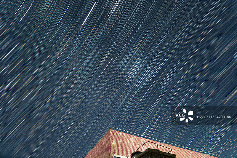 赤道星轨图片素材