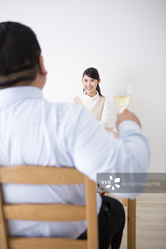 有年龄差异的情侣图片素材