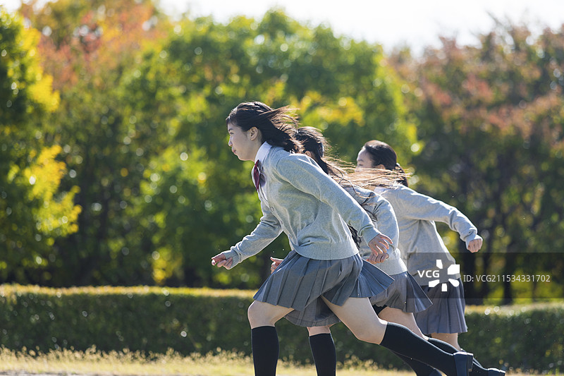 高中生在跑步图片素材