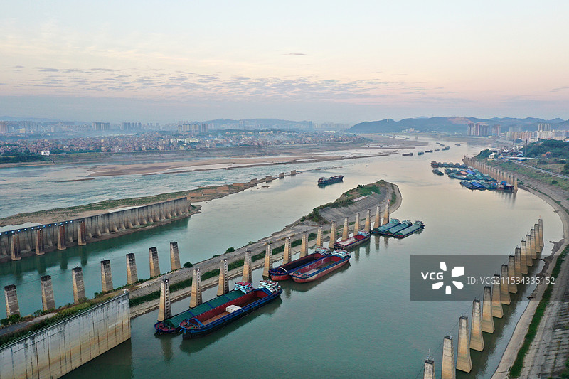 广西梧州：长洲船闸过货量快速增长图片素材