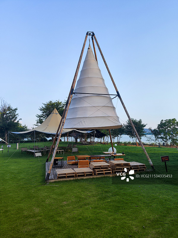 武汉严西湖露营餐厅图片素材