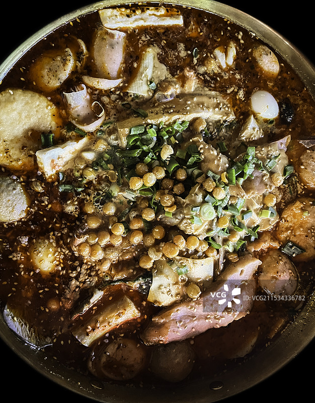 丰富美味的街边麻辣烫图片素材