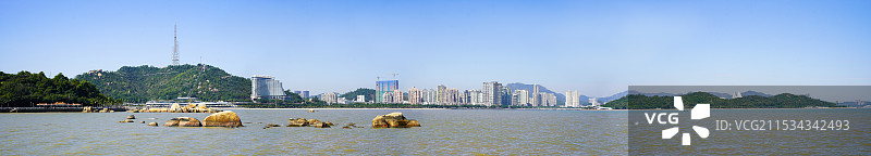 广东珠海香洲区城市天际线全景图片素材