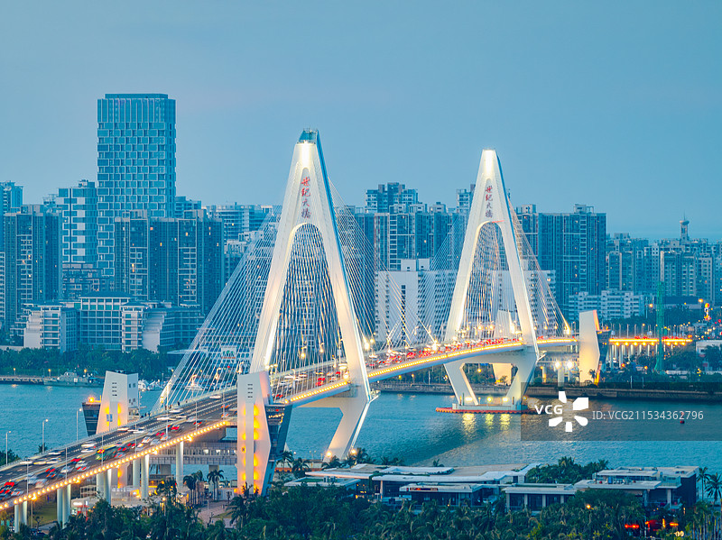 海南省海口市龙华区世纪大桥夜景图片素材