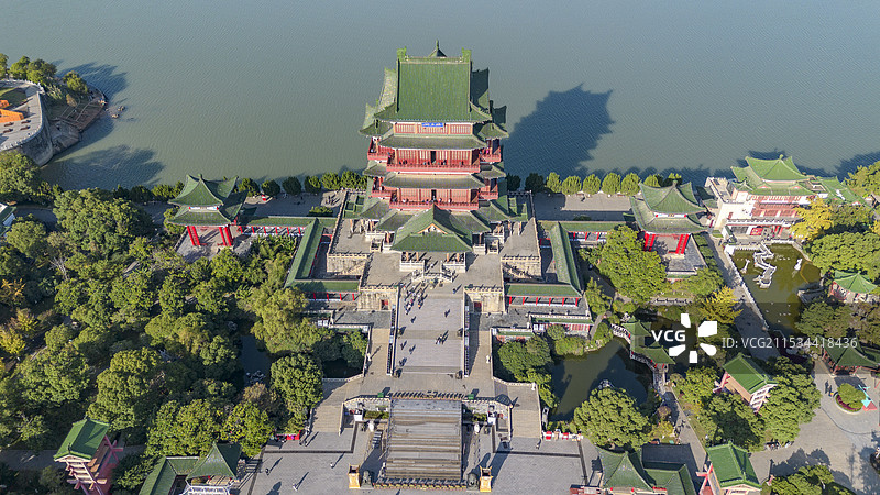 江西南昌赣江旁的滕王阁航拍俯视全景照图片素材