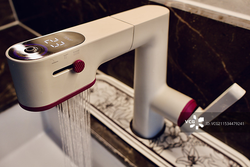 温显水龙头图片素材