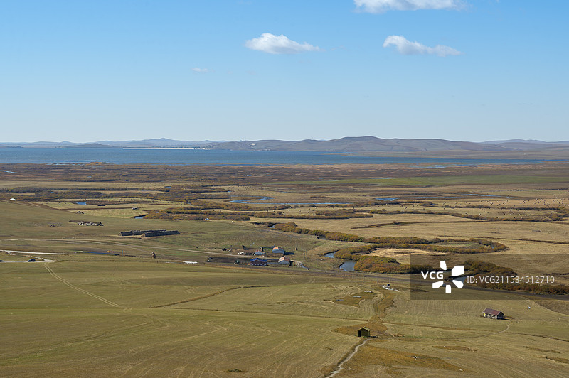 乌拉盖草原，它是世界上保存最完好的天然草原，同时拥有湖泊、湿地、白桦林等自然景观，它是内蒙古生产建设图片素材