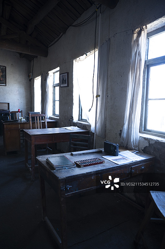 乌拉盖草原，它是世界上保存最完好的天然草原，同时拥有湖泊、湿地、白桦林等自然景观，它是内蒙古生产建设图片素材