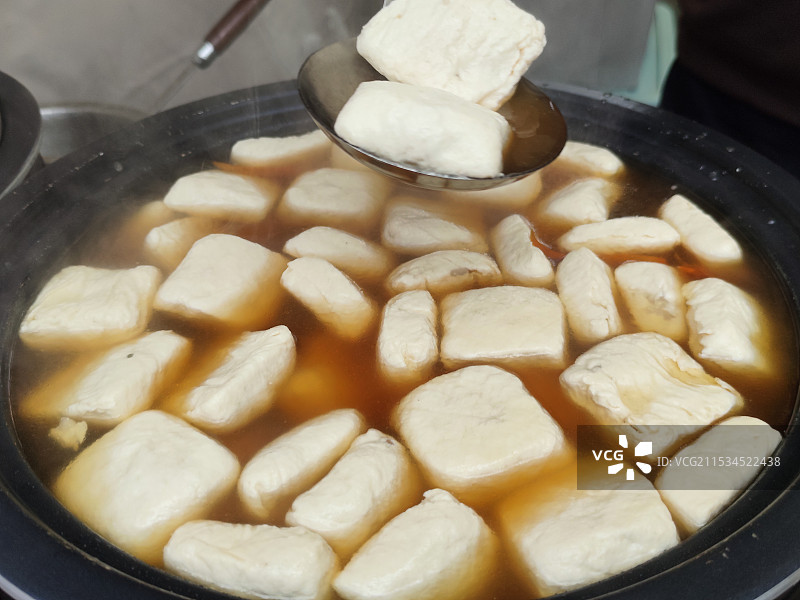 诸暨马剑豆腐包子：锅里食物高视角特写镜头图片素材