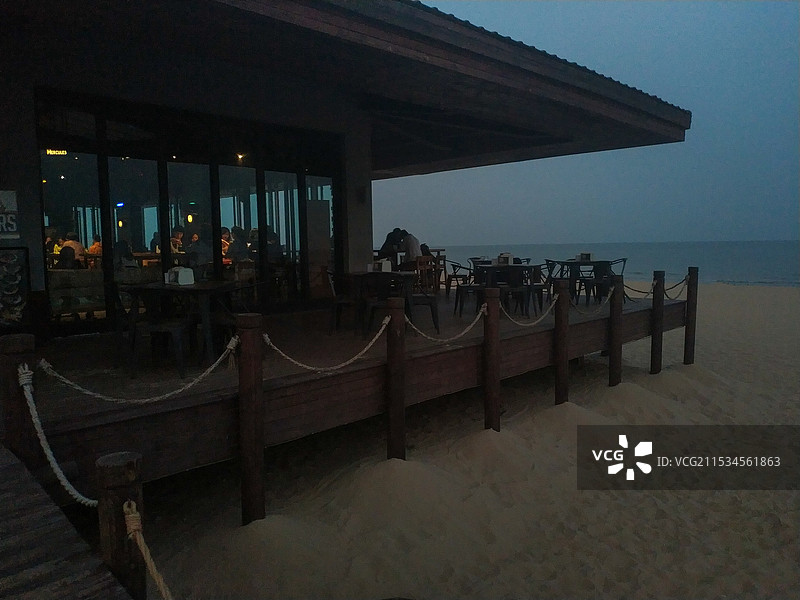 阿那亚海滩上的酒馆图片素材