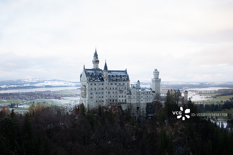 初雪过后的新天鹅堡图片素材