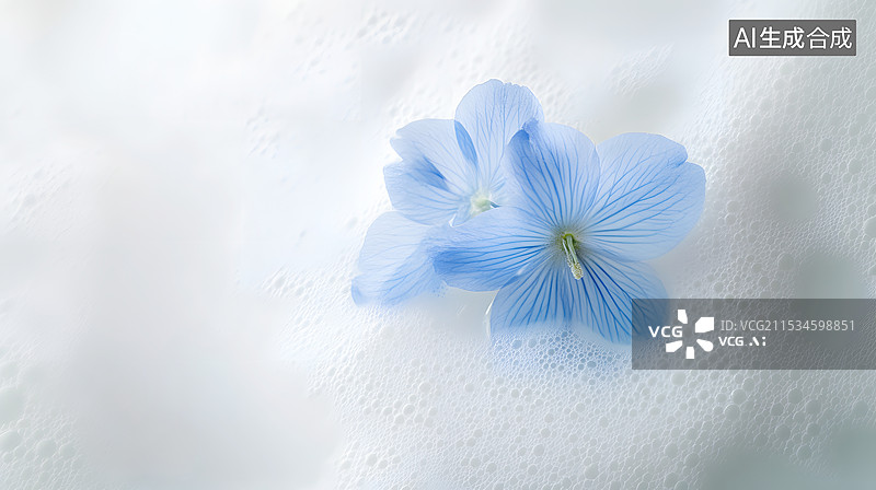 【AI数字艺术】牛奶白色泡沫中的蓝色花朵图片素材