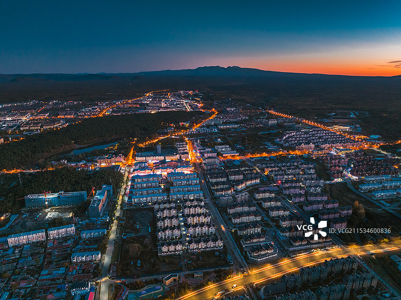 长白山二道白河镇夜景航拍图片素材