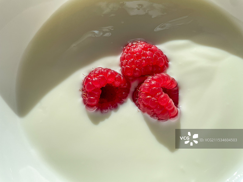 水果捞树莓酸奶图片素材