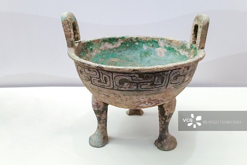 青铜鼎（三级文物） 春秋 五峰北黄崖仙人台出土 长清区博物馆藏 济南市博物馆“山东地区黄河文明特展”图片素材