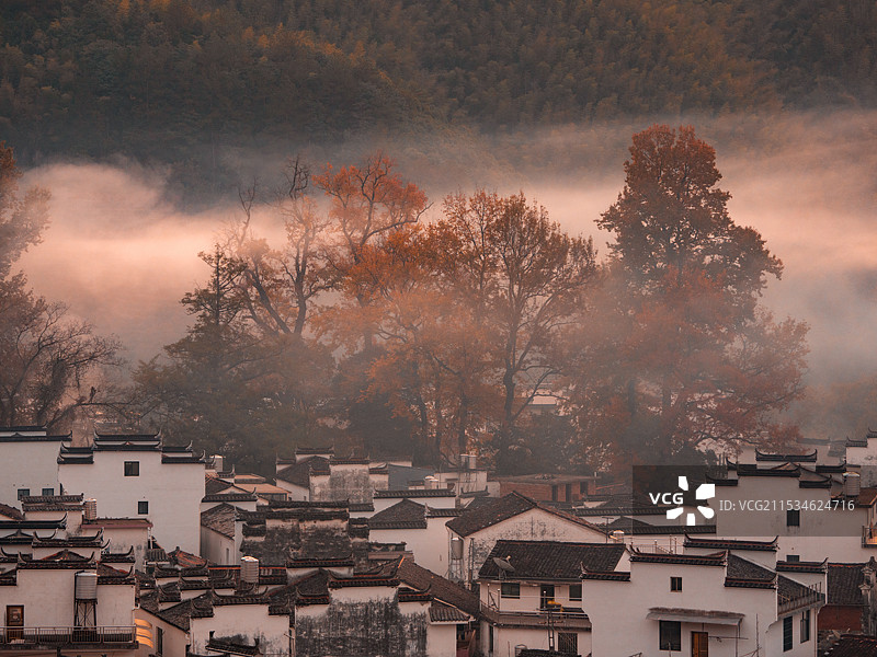 江西婺源石城村美丽秋色图片素材