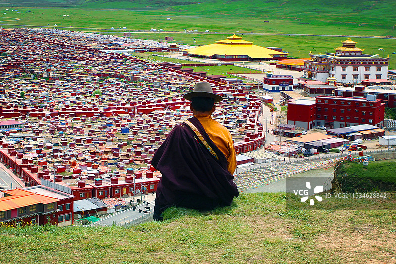 思考人生的僧人图片素材
