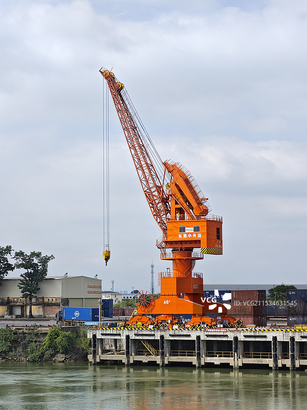 码头起重机图片素材